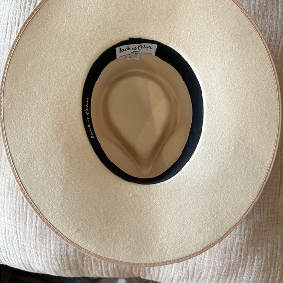 Like new lack of color ivory rancher hat - Picture 8 of 8